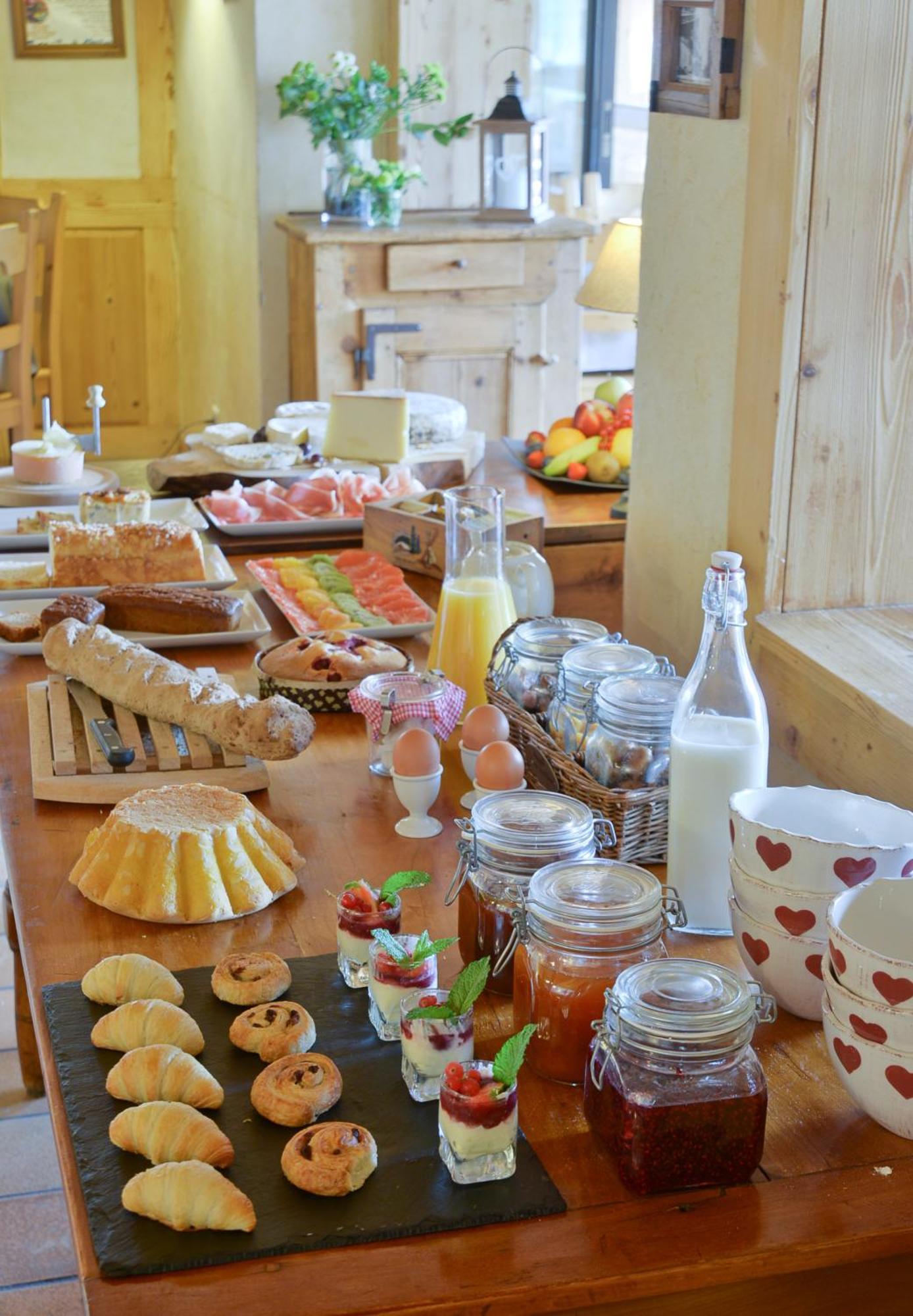 Hotel-Spa Le Morillon Charme & Caractere ภายนอก รูปภาพ